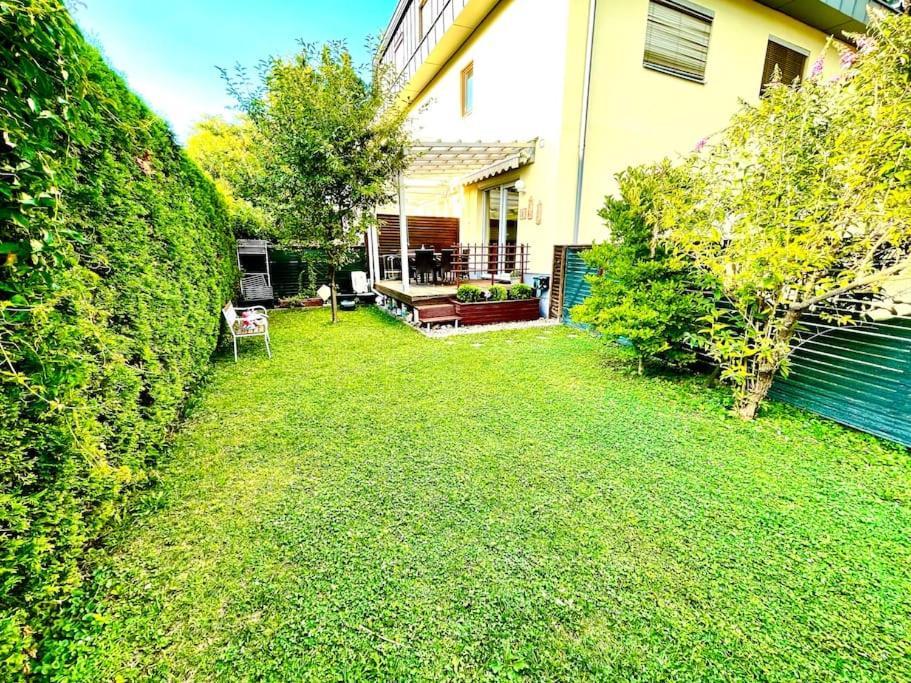 Schoene Wohnung Mit Eigenen Eingang Und Terrasse Gosseling Dış mekan fotoğraf